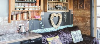 The Peacock Roost - UK46297