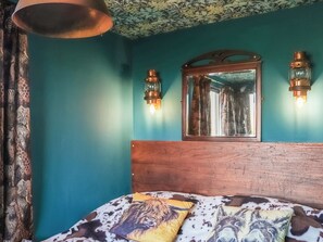 1 bedroom, free WiFi, bed sheets - The Peacock Roost - UK46297 (Ymwlch, near Porthmadog)