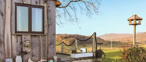 المنطقة المحيطة بالمنشأة