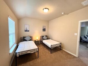 4 bedrooms, WiFi, bed sheets