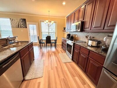 Home by DFW Airport/ DT LasColinas