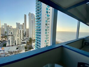 Appartement, 1 lit double et 1 canapé-lit, vue ville | Terrasse/Patio