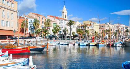 appartement rez de jardin, proche mer et port