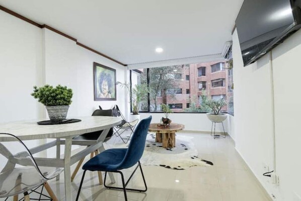 Dining - Beautiful Condo in Rosales, Chapinero (Bogotá)