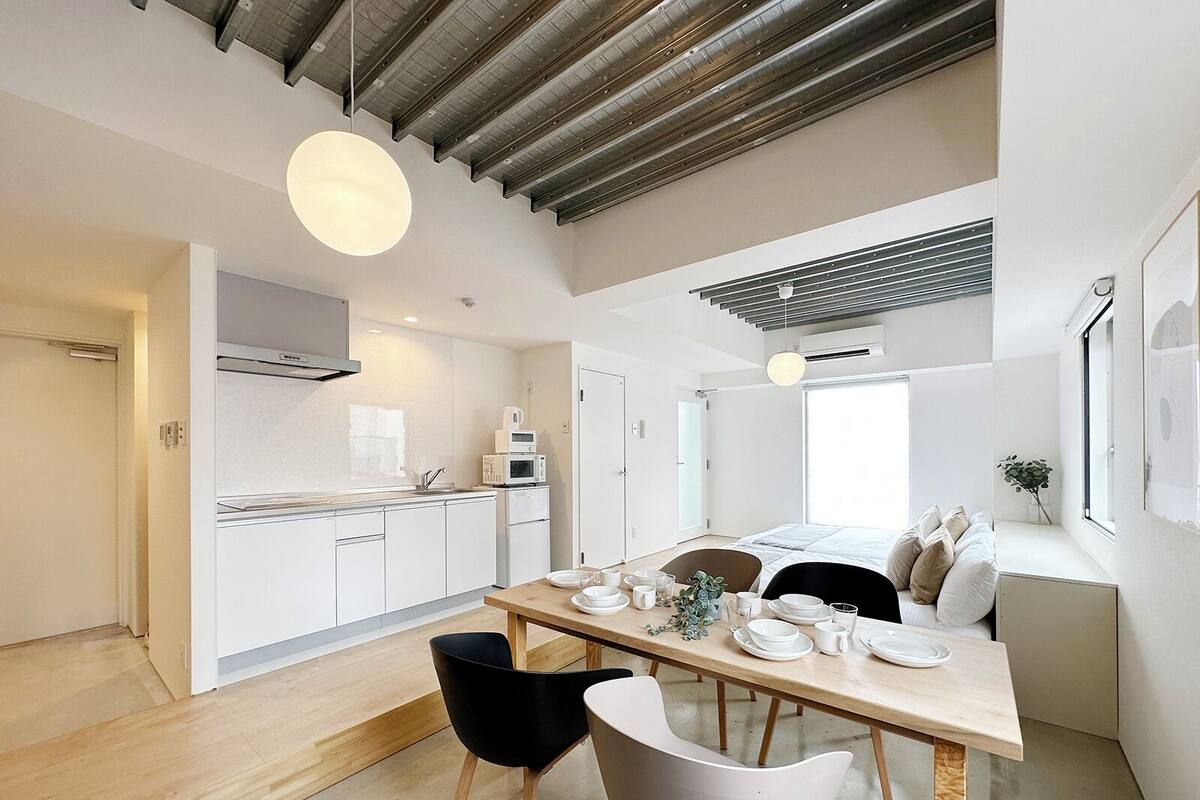Desk, laptop workspace, iron/ironing board, WiFi (free)