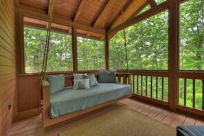 Interior - Rustic Cabin w/ 3 En suite BR+Game Room+Hot  Tub (Minerall Bluff)