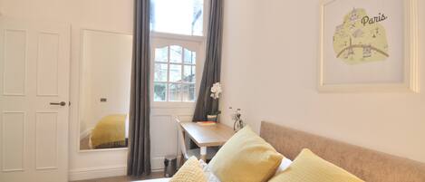 3 bedrooms, desk, free WiFi