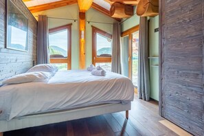 5 chambres, lit parapluie, Wi-Fi, draps fournis