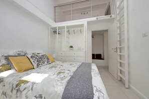 1 bedroom, iron/ironing board, WiFi, bed sheets - Castro Pretorio Suite - central and comfortable (Roma)