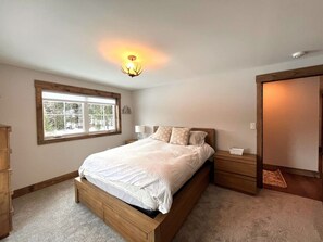 5 bedrooms, iron/ironing board, travel crib, WiFi