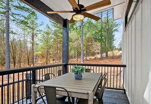 Outdoor dining - Bent Not Broken Bow Resort Cabin in Broken Bow (Broken Bow,)