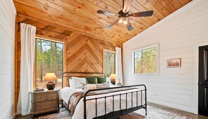 5 Schlafzimmer, Bügeleisen/Bügelbrett, kostenloses WLAN, Bettwäsche