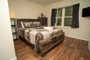 4 sovrum, skrivbord, strykjärn/strykbräda och wi-fi