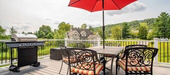 Walk to Carinthia lodge & Lift, Hot tub. Views!