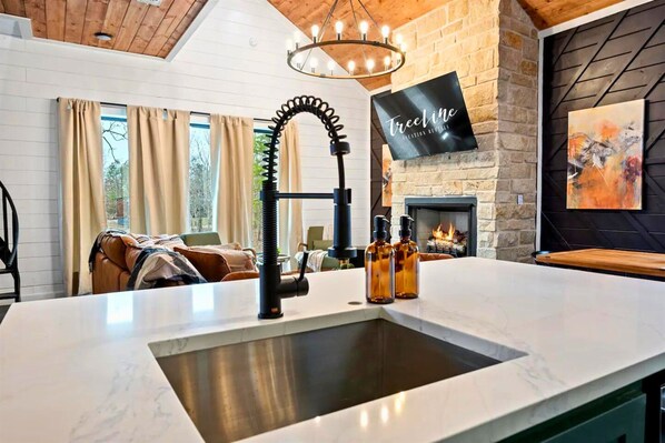 Interior - Pond View Cabin w/Firepit, Bunk Room, Hot Tub (Broken Bow)