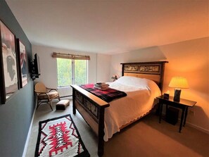 3 bedrooms, desk, iron/ironing board, WiFi