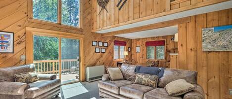 TV, fireplace, stereo