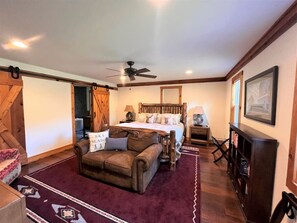 4 soverom, skrivebord, strykejern/-brett og wi-fi