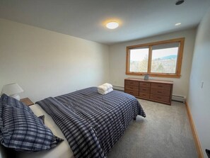 4 chambres, bureau, Wi-Fi, draps fournis