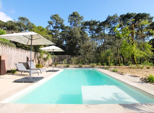 Villa Le Cyprès, 170 m² avec piscine chauffée au milieu des pins
