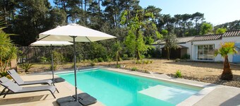 Villa Le Cyprès, 170 m² with heated swimming pool surrounded by pine trees
