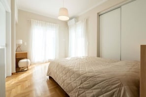2 bedrooms, desk, iron/ironing board, travel cot