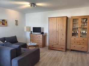 Living area - Haus Poseidon Wohnung 18, Balkon, Wlan, Nichtraucher (Cuxhaven)