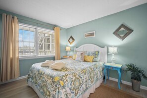 1 bedroom, iron/ironing board, Internet, bed sheets