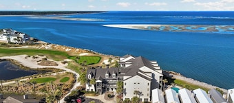 Hyp-Nautic Views, Cozy 1 BR/1.5 BA Condo 729 N Hampton Court