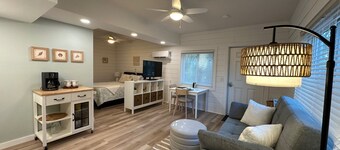 BEAUTIFUL FRIPP ISLAND Sea Mist Serenity w/ golf cart, pets considered, weekly and monthly rates available!