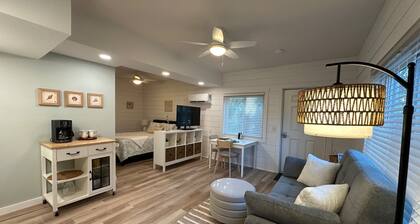 BEAUTIFUL FRIPP ISLAND Sea Mist Serenity w/ golf cart, pets considered, weekly and monthly rates available!