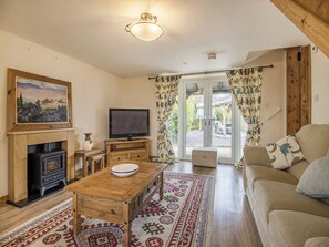 Living area - 3 bedroom accommodation in Tregaron and the Cambrian Mountains (Tregaron and the Cambrian Mountains)