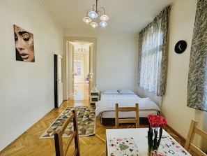 2 bedrooms, iron/ironing board, WiFi, bed sheets - Saffron Apartment Panoramic Balcony. (Budapest)
