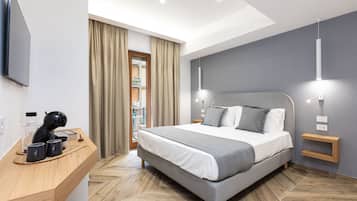 BREZZA | Memory foam beds, free minibar, in-room safe, desk