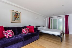3 bedrooms, iron/ironing board, free WiFi, bed sheets - Campden Street VII by onefinestay (London)