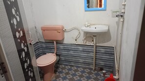 Traditional Cottage | Bathroom