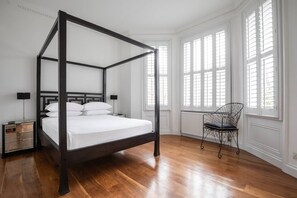 2 makuuhuonetta, silitysrauta/-lauta, ilmainen Wi-Fi, vuodevaatteet