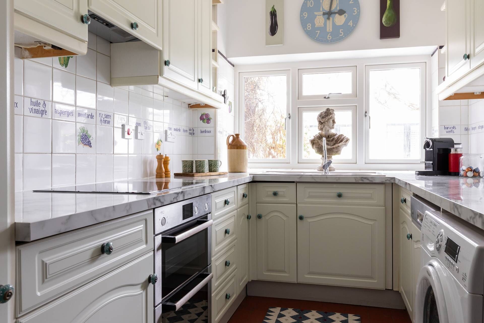 Microwave, dishwasher, coffee/tea maker, toaster