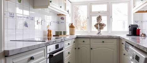 Microwave, dishwasher, coffee/tea maker, toaster