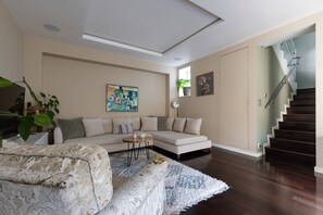 TV - Prince of Wales Road III by onefinestay (London)