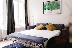 1 bedroom, in-room safe, desk, iron/ironing board - Gorgeous Apartment in the old City Center (Antwerpen)