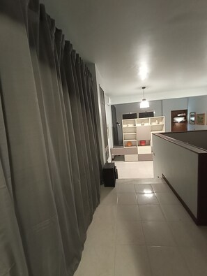 Interior - CASAEMILY train Fiumicino Airport-VillaBonelli- StazioneOstiense EUR-Trastevere (Roma)