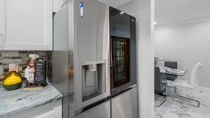 Interior - New Luxury House Pool. Just 14 Minutes From the Airport (Tampa)