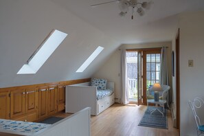 3 Schlafzimmer, Schreibtisch, Bügeleisen/Bügelbrett, kostenloses WLAN