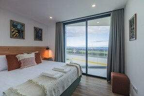 2 bedrooms, desk, iron/ironing board, internet