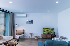 TV - Casa ProMar - Sea View Serenity (Ponta Delgada)