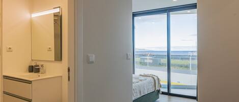 2 bedrooms, desk, iron/ironing board, Internet