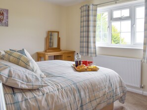 4 bedrooms, free WiFi, bed sheets - Rudda Farm House - UK2491 (Staintondale, near Whitby)