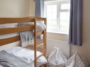 4 bedrooms, free WiFi, bed sheets - Rudda Farm House - UK2491 (Staintondale, near Whitby)