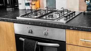 House | Private kitchen | Fridge, microwave, oven, stovetop